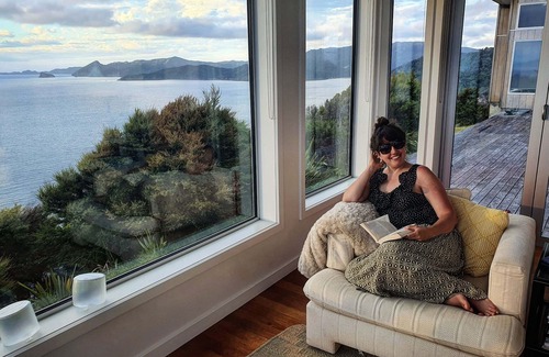 Great Barrier Island Apartment | XSPOT Cliff 4WD holiday apartment for two - Spectacular 270° Hauraki Gulf views