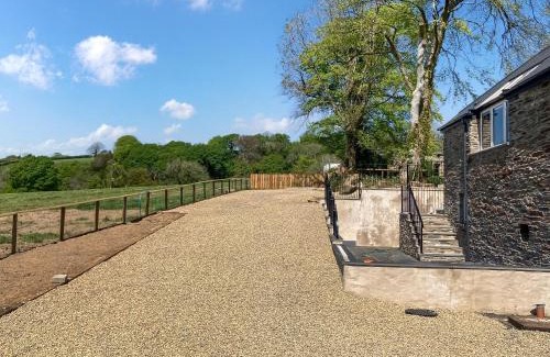 Clynderwen House | Y Felin