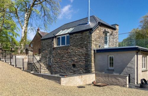 Clynderwen House | Y Felin