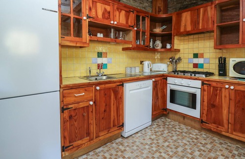 Llanybydder Cottage | Y FELIN, pet friendly, character holiday cottage in Llanybydder