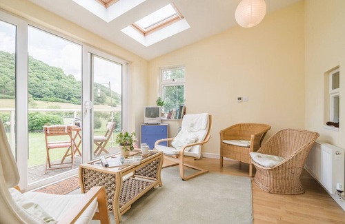 Newcastle-on-Clun House | Y Rhosyn - Two Bedroom House, Sleeps 4