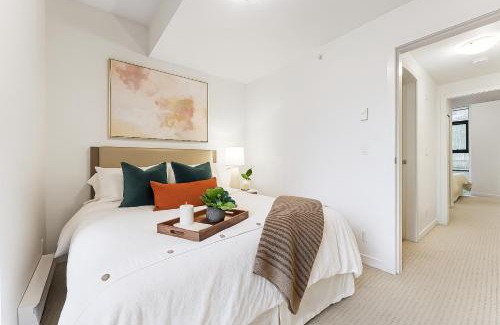 Central Apartment | Yaletown Contemporary 2BR Townhouse Central and Private Access