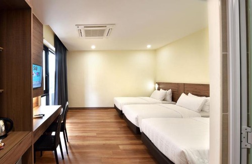 Bandar Baru Permas Jaya Hotel | YANGTZE HOTEL 长江酒店