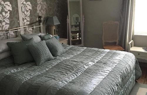 East Meon Hotel | Ye Olde George Inn - Badger Pubs