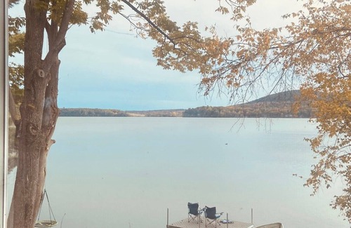 Sabattus House | Year-Round Lakeside Retreat