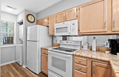 Carolina Forest Condo | Year Round Pool - King - Pickleball - Ground floor