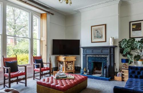 Cheltenham Apartment | Yellow Door
