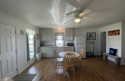 Rockport Cabin | Yellow Fishing Cottage