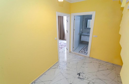 Tasbuku Villa | Yellow Villa