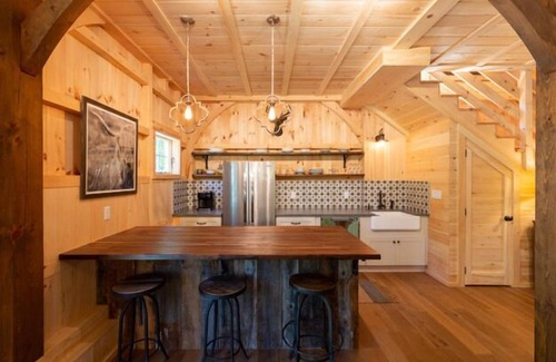 Kennebunkport House | Yellowstone Vibe Rustic Retreat at Deer Cove Barn