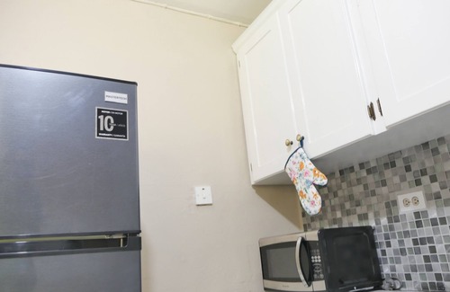 Camperdown Apartment | Yhavarees Comfy Oasis 2-bed Aprt- Central & Secure