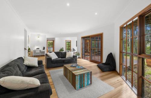 Aireys Inlet House | Yirrip House Nestled on the edge of National Park