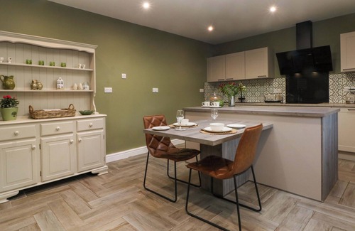 Whitchurch Cottage | YOCKING GATE MEWS, pet friendly, with a garden in Whitchurch