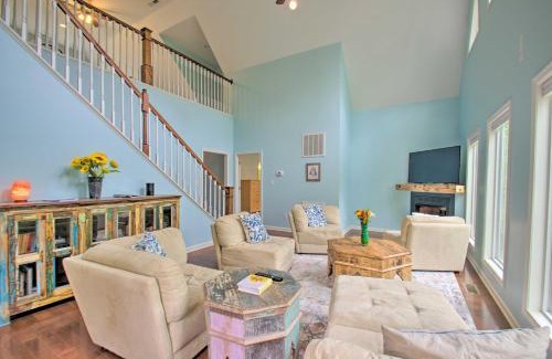 Buckingham House | Yogis Paradise with Deck about 1 Mi to Yogaville!