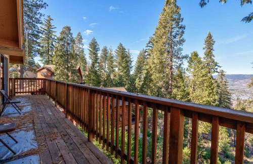 Yosemite West House | Yosemite Aviary - Bird's Eye View Awesome Upper Unit