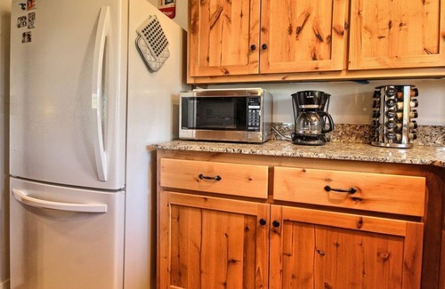 Yosemite West House | Yosemite Refuge Inside Yosemite National Park - just remodeled!