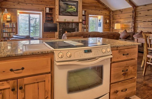 Yosemite West House | Yosemite Refuge Inside Yosemite National Park - just remodeled!