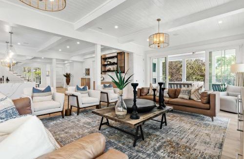 Gulfview Heights House | You've Got a Friend in Me - 6 BD