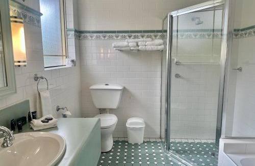 Young Hotel | Young Federation Motor Inn and Services Club
