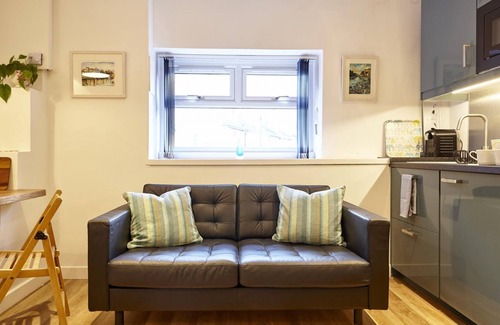 Southville Villa | Your Apartment The Mural