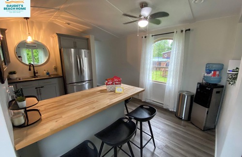 Pointe-du-Chene House | Your Family Beach Home/Sleeps 7 * 5 Minute Walk to Parlee Beach and The Wharf!