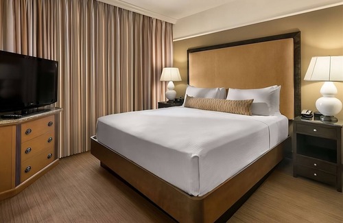 Gainey Village Villas Hotel | Your Gateway to Scottsdale's Wonders: Elegant Suites Await! Paws Friendly, Pool