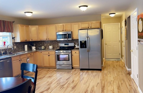 Auburn Hills House | Your home away from home!