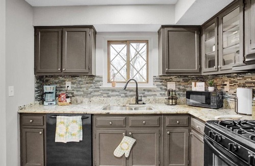 West Reading House | Your Home away from Home!n