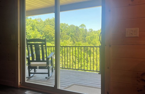 Lafferty Cabin | Your lake escape: On Point, ½ mile from Reynolds Road boat ramp and adventures.