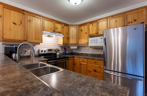 East Kootenay Condo | Your Mountain Getaway Awaits at Fernie Alpine Resort with Private Hot Tub