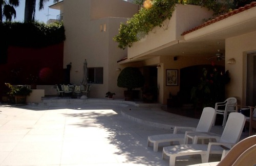 La Poza House | Your Own Paradise Overlooking Acapulco Bay