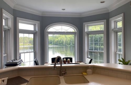 Dorset House | Your Own Private Lake, Pet Friendly, Luxury Family Retreat, up to 10 guests.