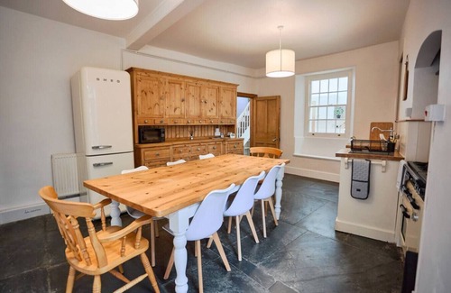 Stratton House | Your Perfect Coastal Retreat, Bude | Sleeps 8