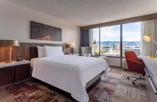 Emeryville House | Your Relaxing Getaway Awaits! Pets Allowed, Parking, Near Aquarium of the Bay