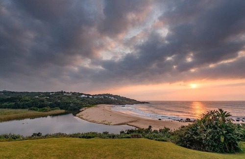 Palm Beach House | Your Ultimate Beach House Getaway!