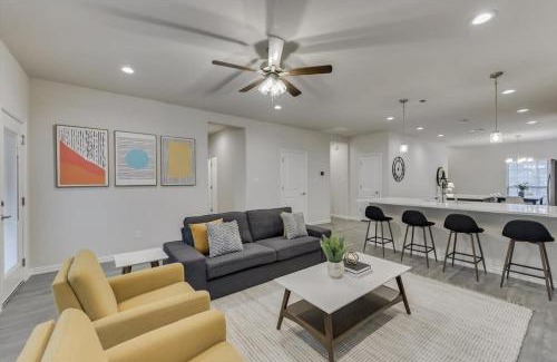 Cedar Crest House | Your Vibrant Dallas Getaway Home