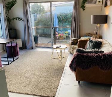 Myrtleford Apartment | Yours and Theirs Pet Friendly Accommodation