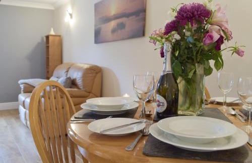 Llanddowror House | Yr Efail Argoed