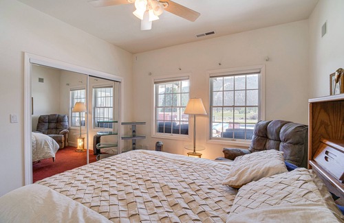 Yreka House | Yreka Home w/Outdoor Oasis on 20 Wooded Acres!