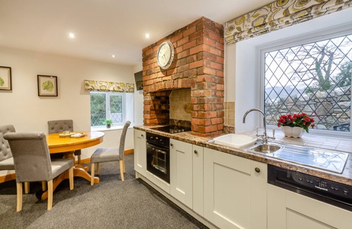 Llanelltyd House | Ysgubor Illtyd - The Barn