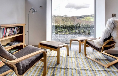 Machynlleth House | Ysgubor Tanllan in Machynlleth