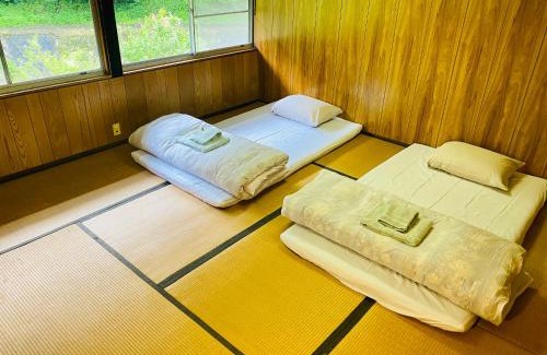 Maniwa House | Yubara Hot Springs - Entire Home, Relaxing River Access, Families Welcome