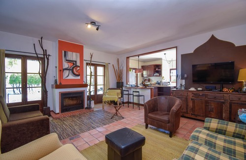 Santana House | Yuccas House