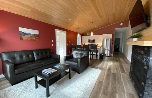 Whitehorse House | Yukon Hot Springs Suite #35