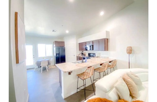 Yuma House | Yuma Boho/Airy 3 bedroom home with free parking