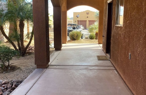 Foothills House | Yuma Foothills Paradise with RV-Hookup, Wi-Fi, AC and more! Pet friendly, too!