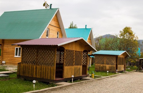 Kamennomostskiy House | Yut Camping