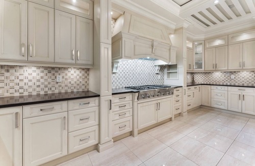 Queensborough House | YVR/Luxe/Theatre/AC/New Westminster
