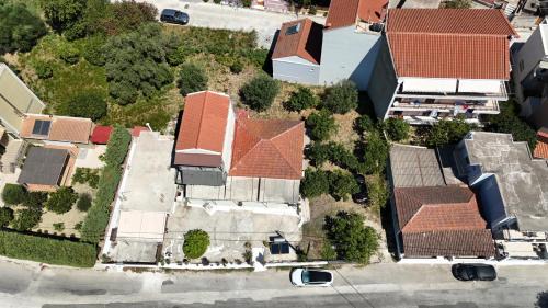 Lixouri Apartment | Zādos Central Garden Villa, Lixouri Nomadē