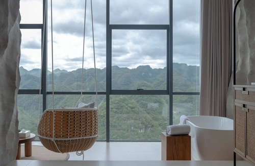 Anlong County Hotel | Z-Cliff Hotel